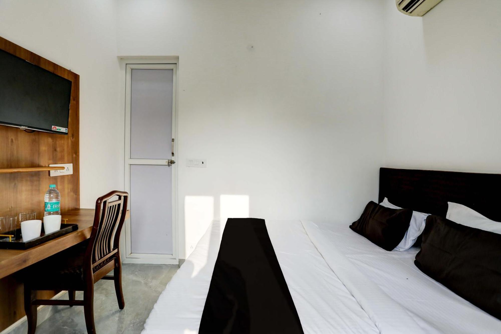 Play Rooms - Couple Friendly Delta II Велика Нойда Екстер'єр фото